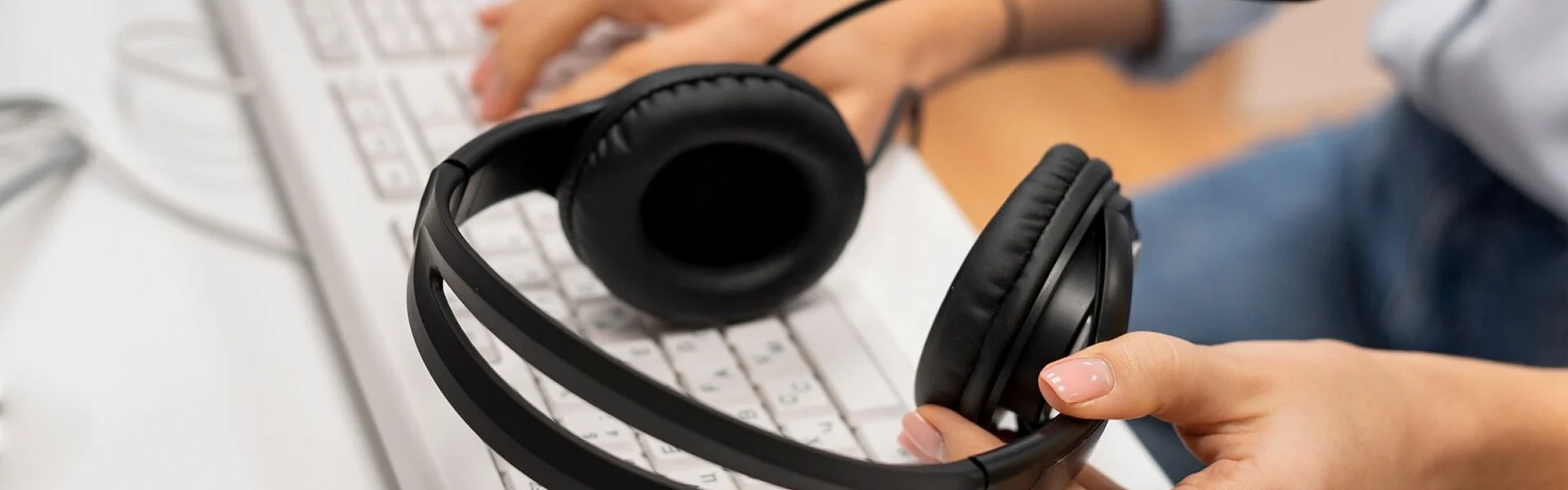 https://id.fushanpaper.com/wp-content/uploads/2025/09/contact_banner_bg.webp